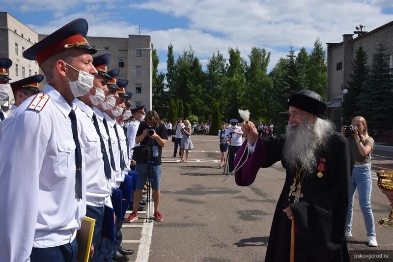 Псковский филиал университета фсин сайт. Филиала Академии ФСИН. Псковский филиал университета ФСИН России. Псковский филиал Академии ФСИН России. С праздником охраны УИС.