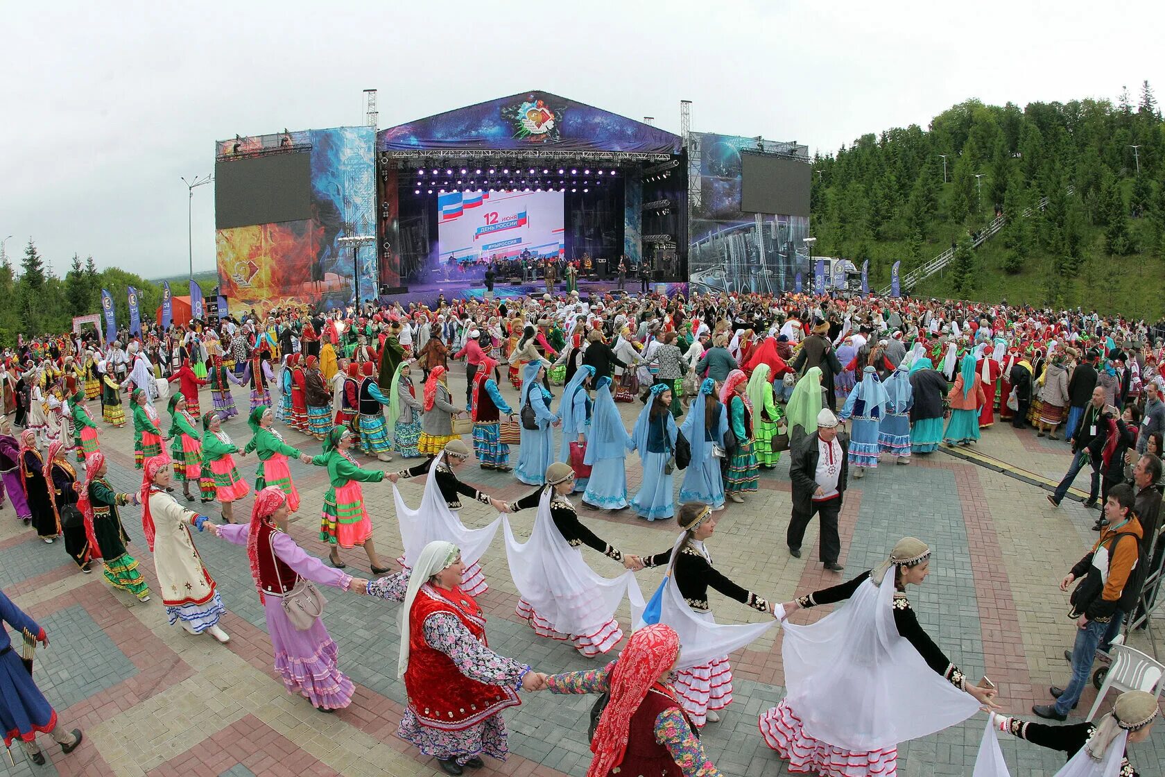 День евразии. Фестиваль Евразия в Республики Башкортостан. Хоровод народов Башкортостана Колбина. Хоровод дружбы Уфа. День национального костюма народов Республики Башкортостан.