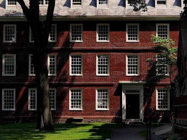 English scene. Кембриджский университет общежитие. Harvard Yard Кембридж. Общага Гарварда. Общага в Кембридже.