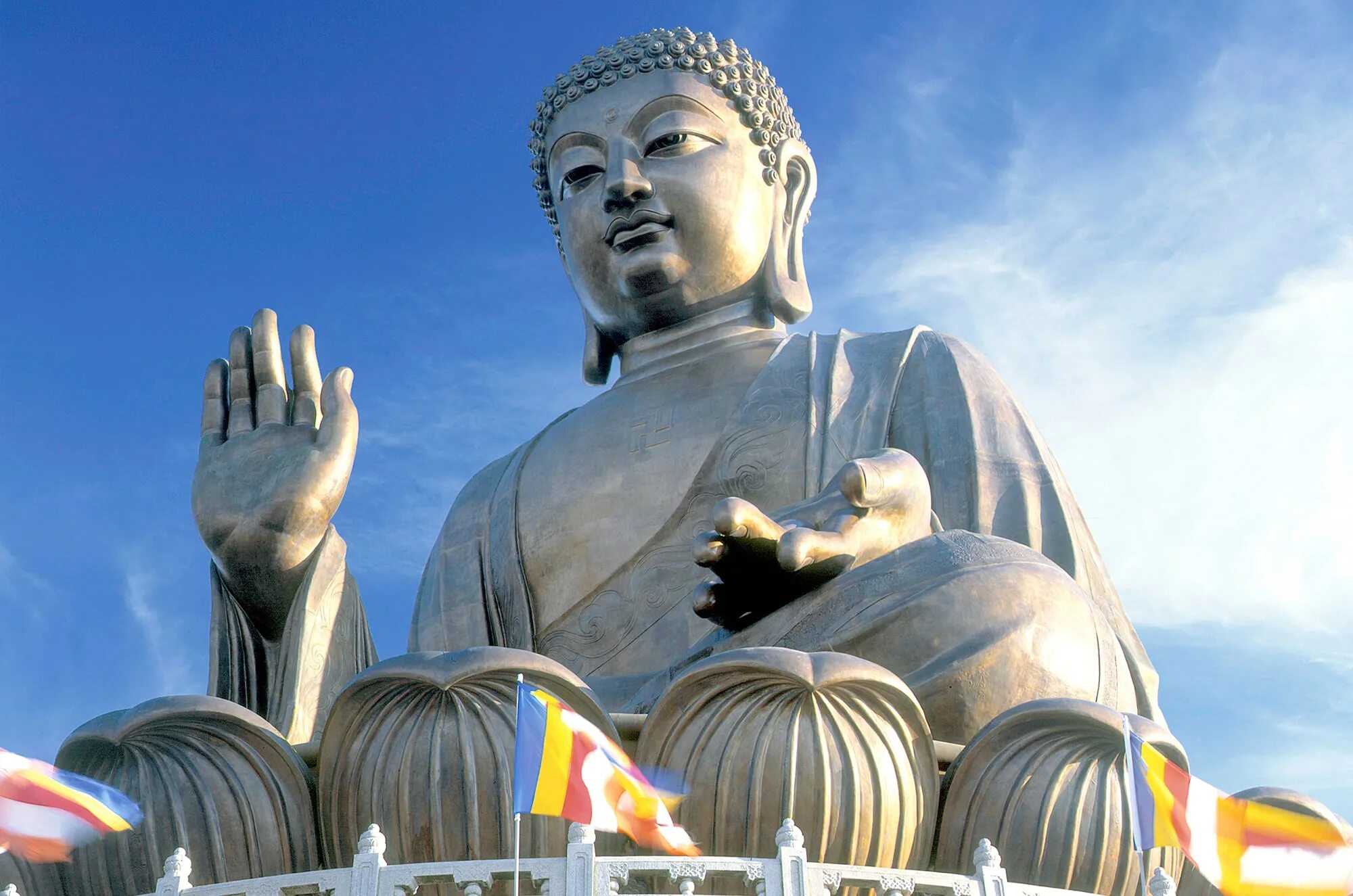 Тянь Будда. Будда на острове Лантау. Статуя Будды. Будда Тхеравада.