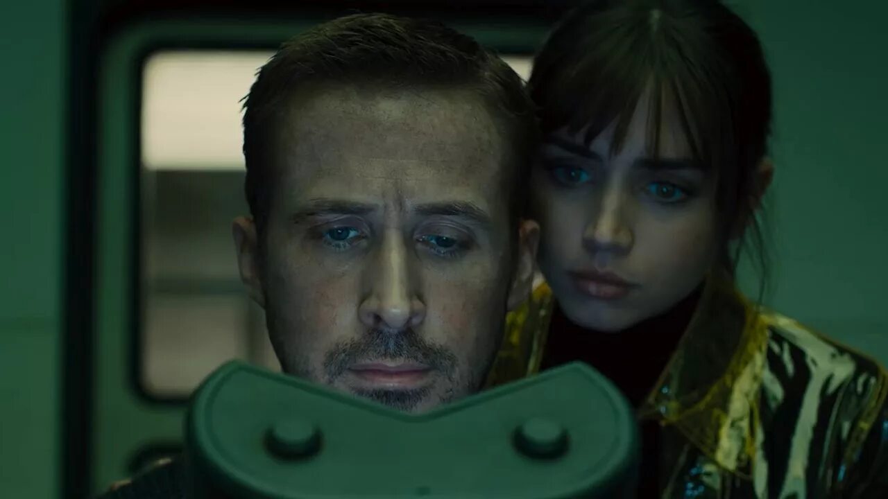 Бегущий по лезвию 2049 Джой.