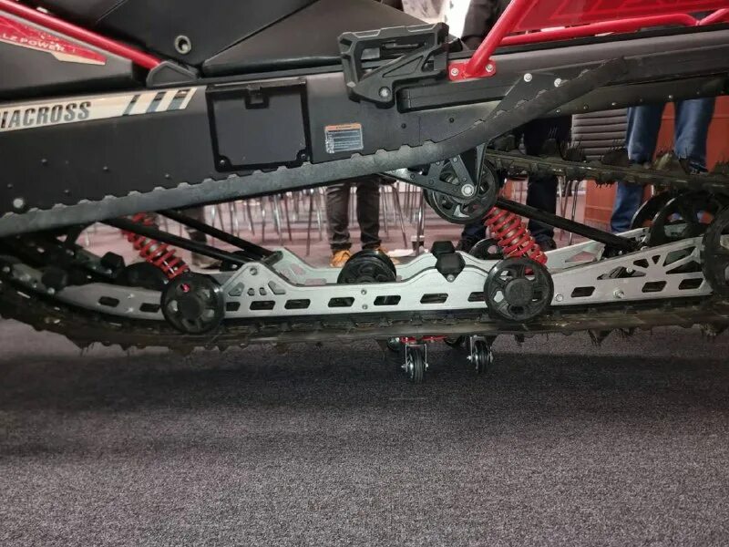 Лидер альфа 3 лонг. Polaris sportsman 570 теплозащита. Подвеска снегохода брп 600. Brp lynx rave 600 rs. Снегоход aodes siberia cross.