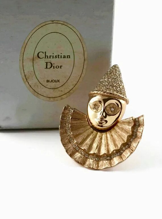 Брошь диор. Винтажная брошь christian dior. authentic christian dior винтаж. christian dior clown brooch. винтаж диор броши.