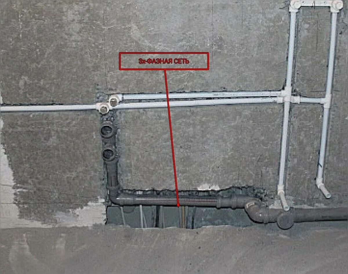Штроба трубы сантехкабина. Закладные трубы для электропроводки в монолите. Штроба под канализационную трубу 50. Штробление несущей стены под канализационную трубу.