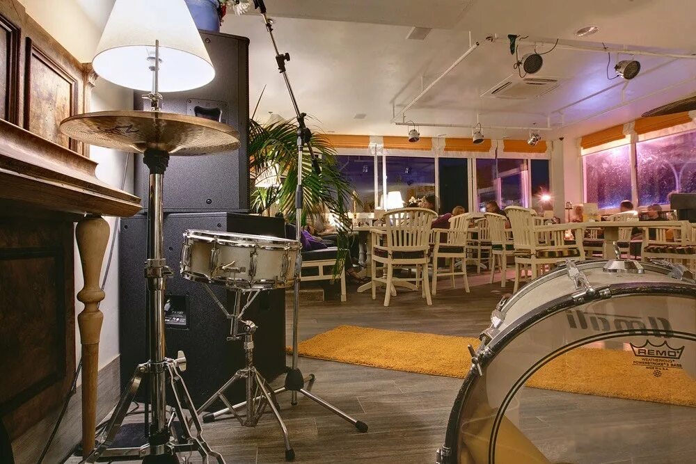 Гоген артплей. Кафе в москве со сводчатыми потолками. Кафе гоген москва. Кафе гоген артплей. Кафе гоген москва.