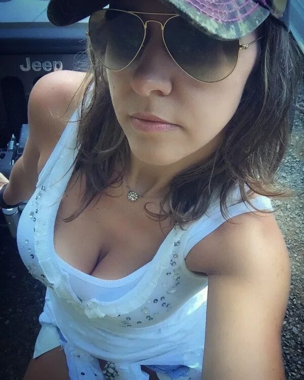 Даунблуз саския. Девушки подглядывание. Даунблуз саския. Downblouse, see-thru. Даунблуз саския.