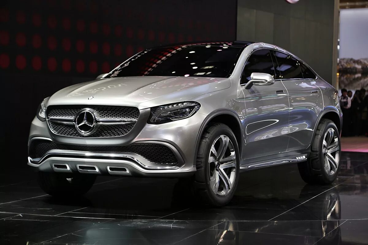 Mercedes новый цена. Mercedes Benz кроссовер MLC. Мерседес кроссовер MLC 2021. Мерседес джип паркетник. Мерседес джип новый.