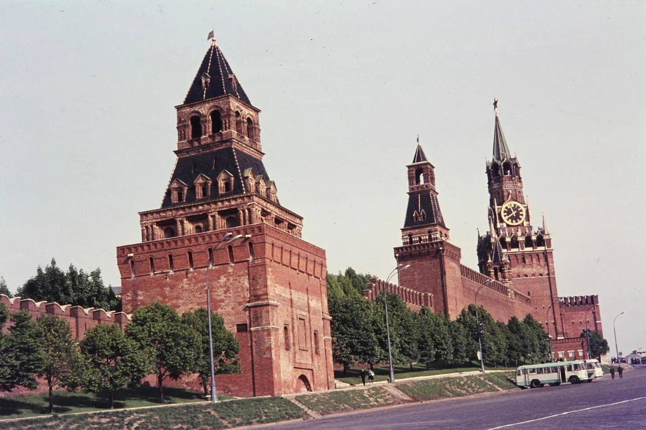 Башни Московского Кремля. Москворецкая башня Московского Кремля Эстетика. Константиновская башня Московского Кремля.