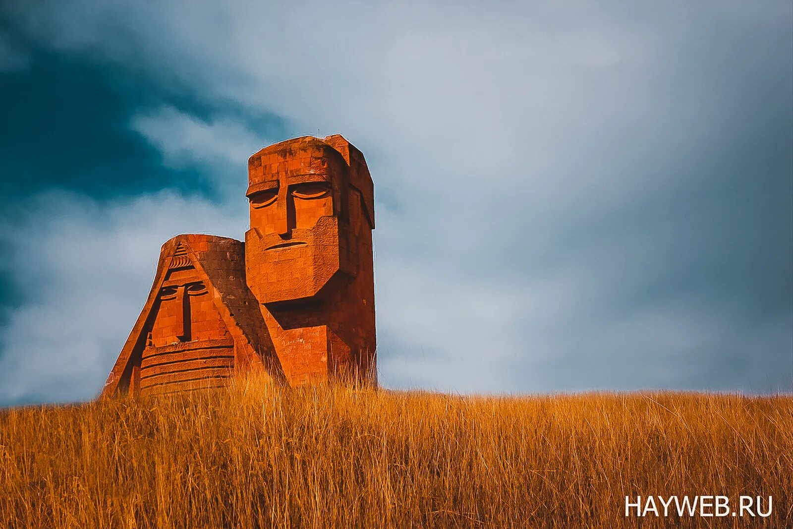 мы наши горы степанакерт. монумент “мы и наши горы” арцаха. мы наши горы степанакерт. мы наши горы степанакерт. папик татик памятник степанакерт.
