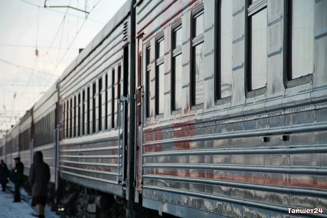 Железная дорога Тайшет Красноярск. Поезд Тайшет. Поезд Иркутск. Красноярск Тайшет поезд.