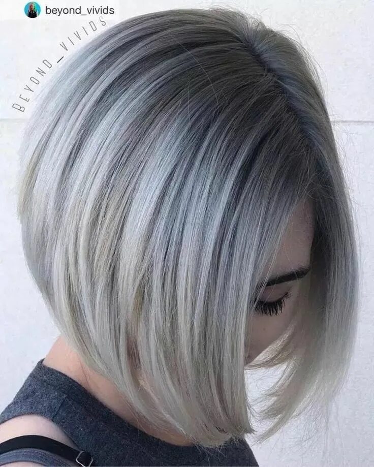Пепельный прически каре Le carré plongeant gris foncé Brunette hair with highlights, Hair highlights, Tr