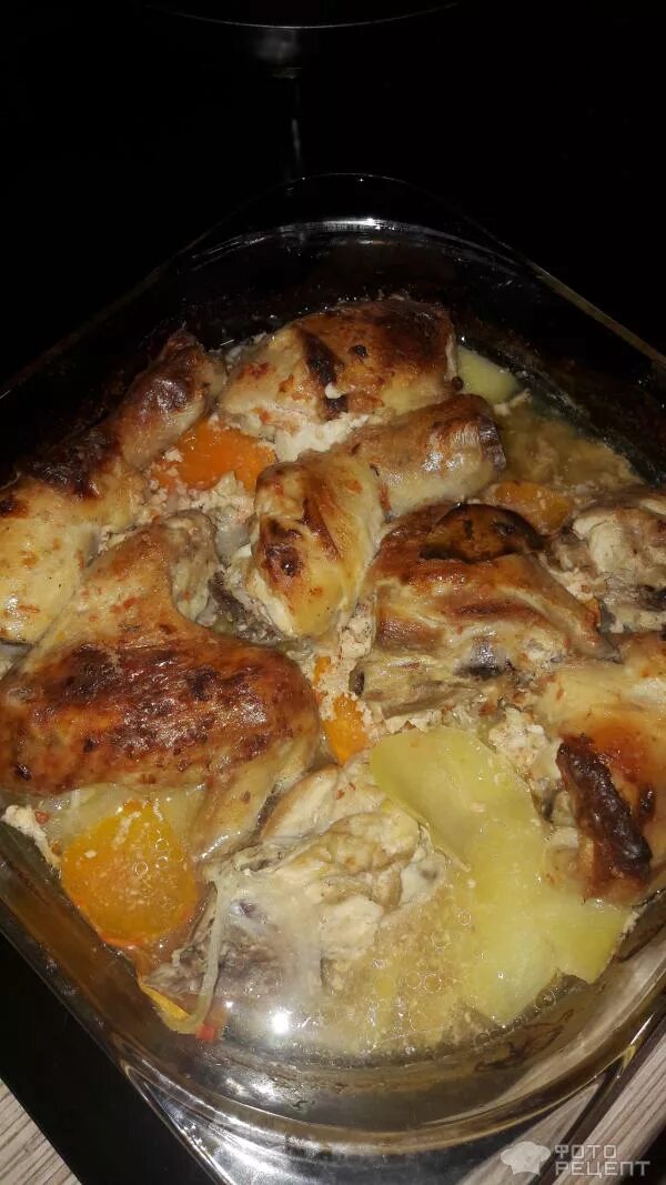 Запечь картошку с бедрышками в духовке. Бедра с картошкой в духовке на протвине. Бедрышки с картошкой в духовке. Запечь картошку с бедрышками в духовке. Бедра с картошкой в духовке на протвине.