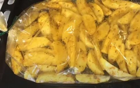 Вкусная запеченная картошка в рукаве духовке
