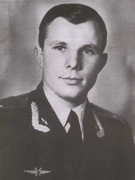 Гагарин во время войны. Гагарин летчик.