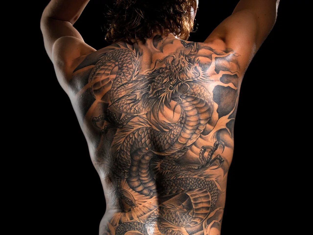 Горохов на татами. Татуировки на спине. Тату дракона на спине мужские. Тату на спину для мужчин. Красивые тату на спине мужские.