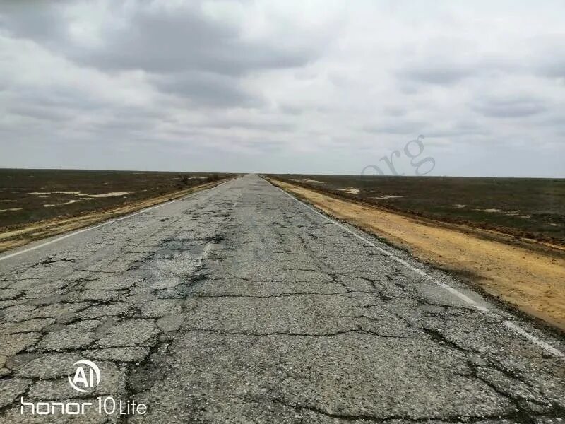 Погода в холе. Улан хол Калмыкия. Дорога в Лагань. Улан хол Калмыкия фото. Улан хол Калмыкия дорога.