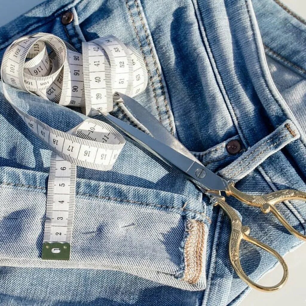 шитье одежды. лапка для подшивания джинсов. ремонт одежды видео. лапка для пошива джинсов. ремонт одежды видео.