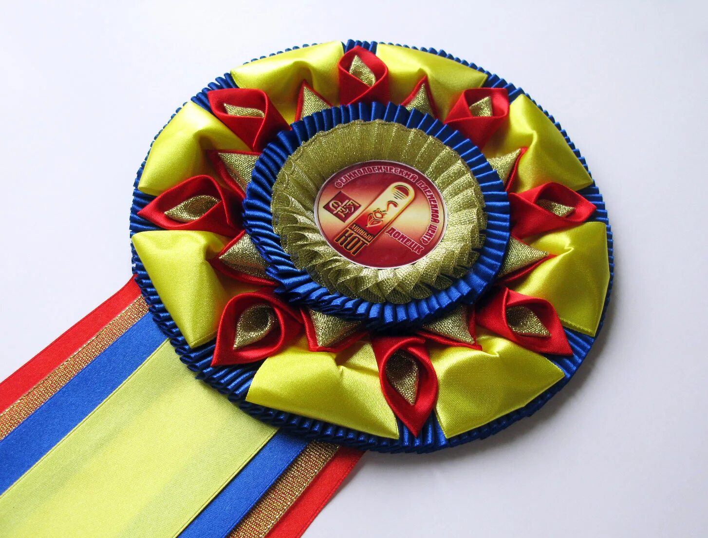 сувенир ветерану. поделка медаль. витрина для медалей и орденов. георгиевская медаль канзаши. медали и награды своимиируками.