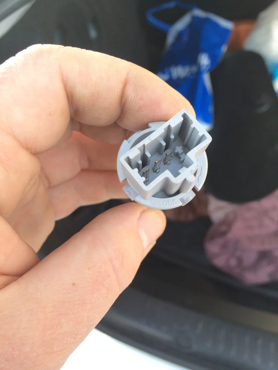 Лампочки подсветки мазда 3 bk. Лампочки мазда 3 бк. Задние фонари мазда 3 бк седан. Мазда 3 2008 патрон лампы поворотника. Мазда 3 лампы противотуманки цоколь 2007.