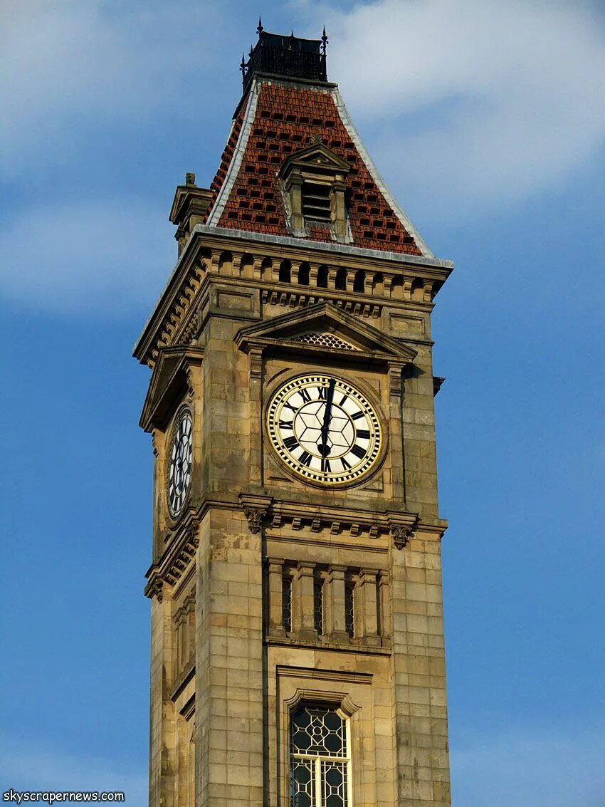 Башня 1 час. Тауэр Биг Бен. Тауэр часовая башня. Куранты Биг Бена. Часовая башня Бирмингемского университета.