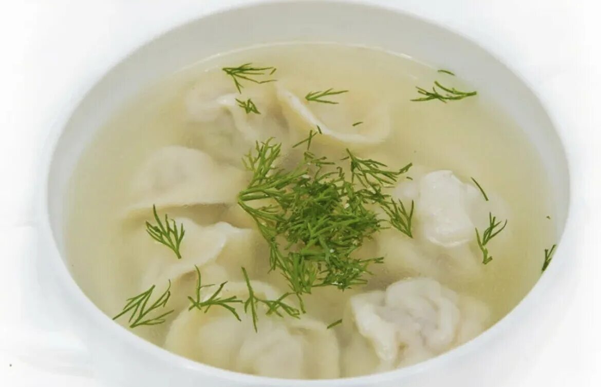 Пельмени в горшочке с бульоном. Китайские пельмени в бульоне. Пельмени с укропом. Как сварить пельмени с вкусным бульоном. Пельмени с бульоном.