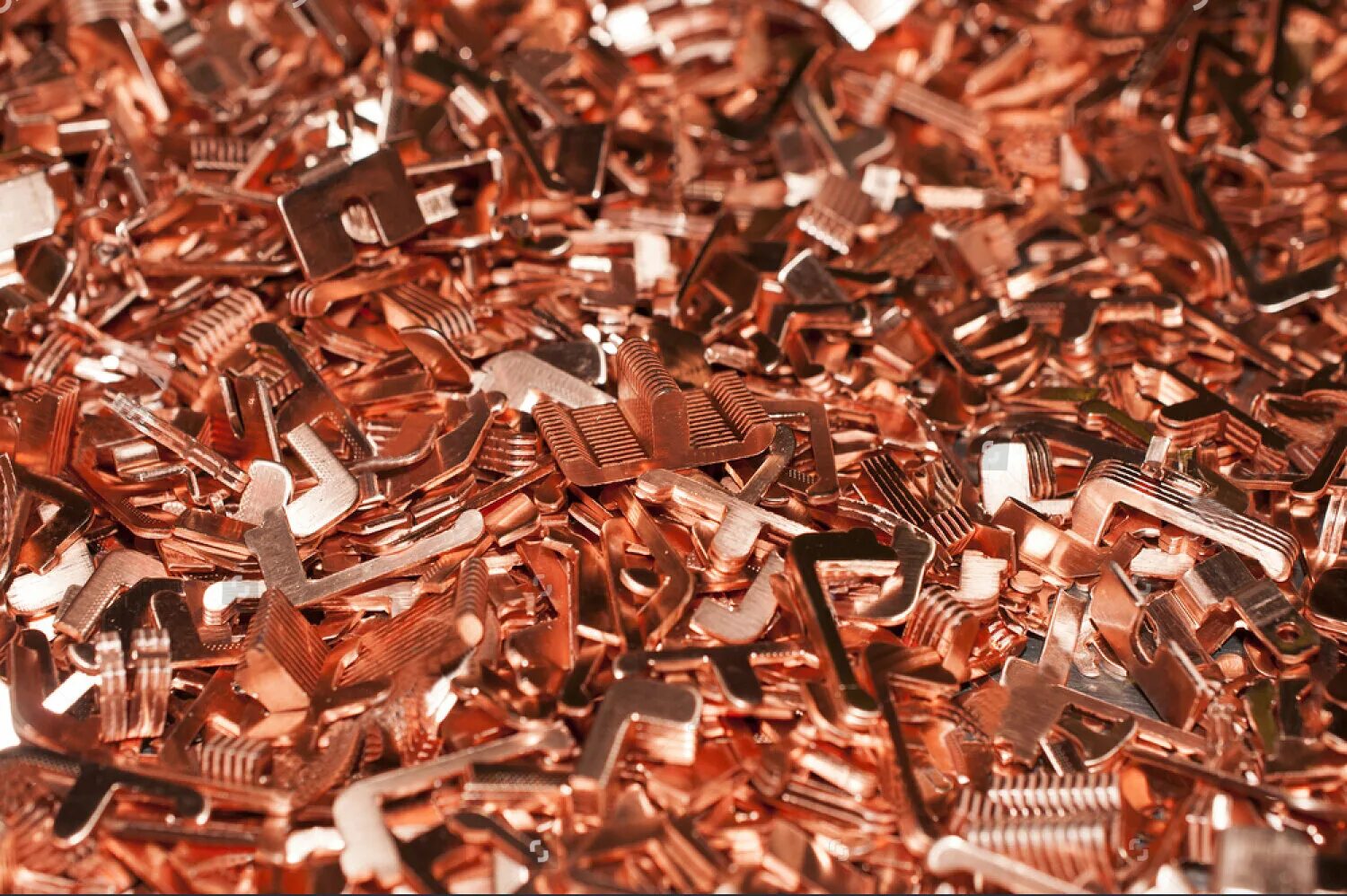лом меди м1 в мешках. лом черных и цветных металлов. медь коппер. цветмет лом. цветные металлы.