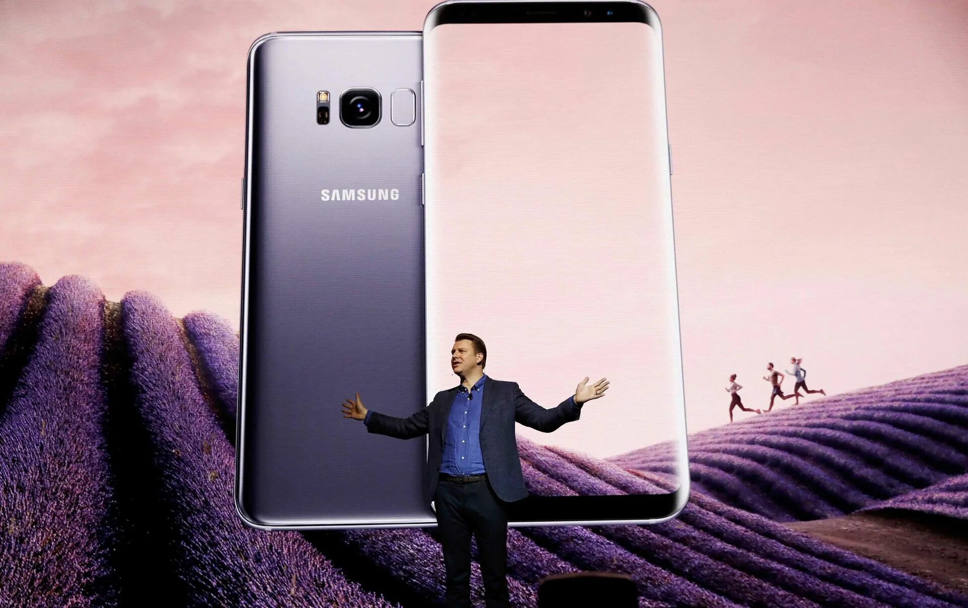 Смартфон самсунг 2024 года купить. Samsung s8. Презентация нового смартфона. Презентация Samsung. Смартфон Samsung будущего.