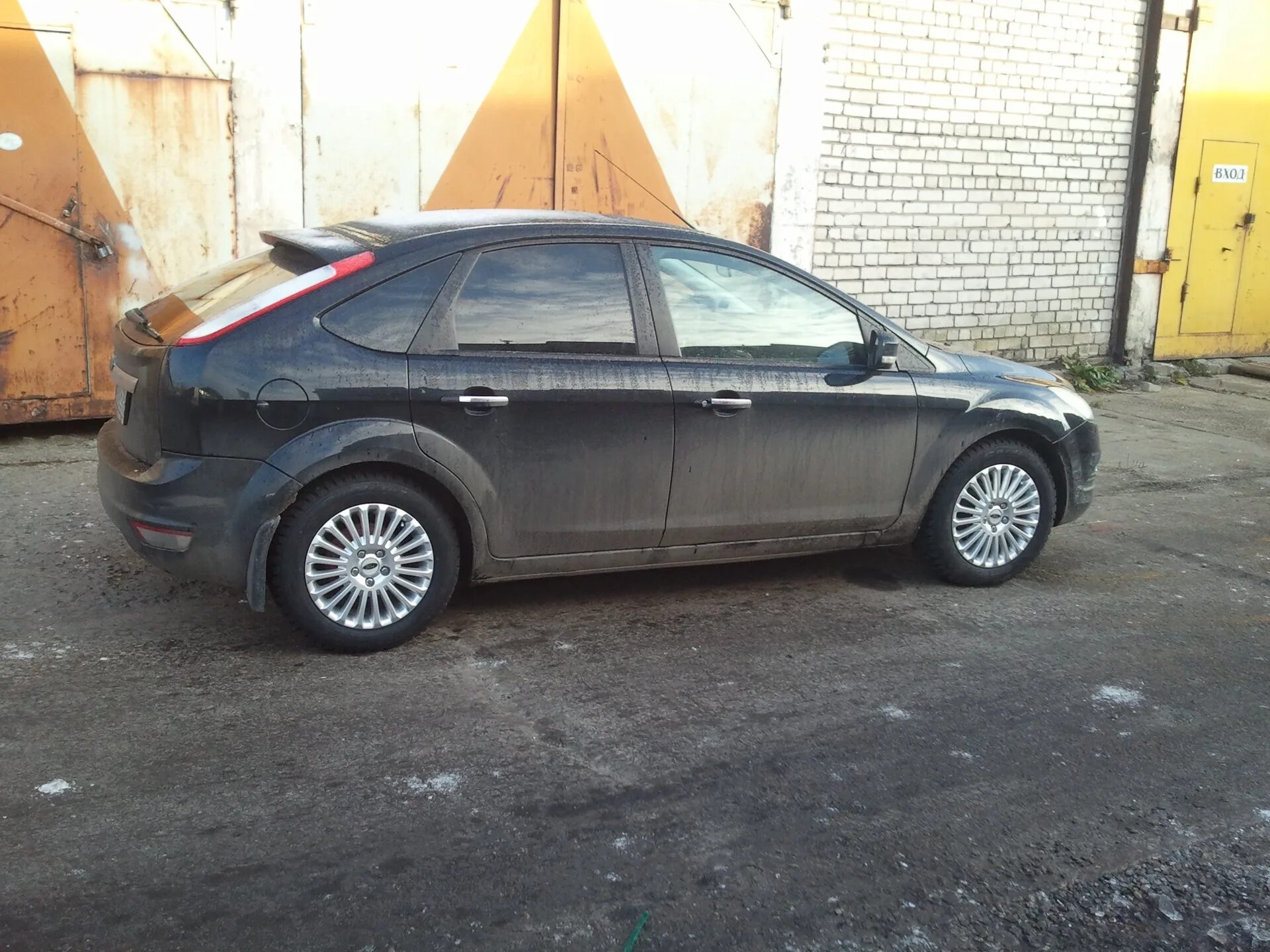 Купить резину форд фокус летняя. Форд Focus 2 205/65 r16. Ford Focus 205 60 r16. Ford Focus 2 205 65 16. Форд фокус 2 225 60 r16.