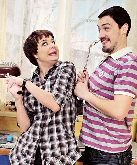 Коммуникация соседей. Соседка по комнате фильм 2013. Совместный соседка. Соседки по комнате фильм 2012. Дружить с соседями по селу.