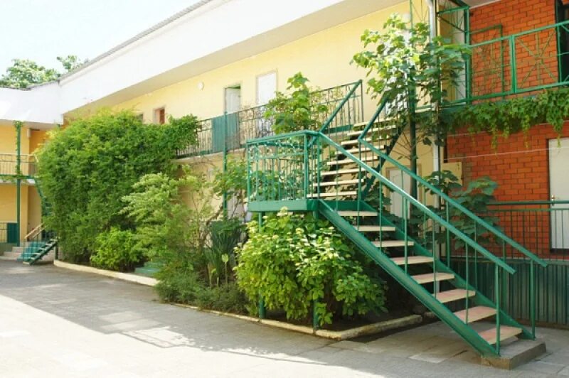 лазаревское ул. лазаревское гостевой дом у моря юг. отели в лазаревском с бассейном 2023. отель катран лазаревское. гд скиф лазаревское.