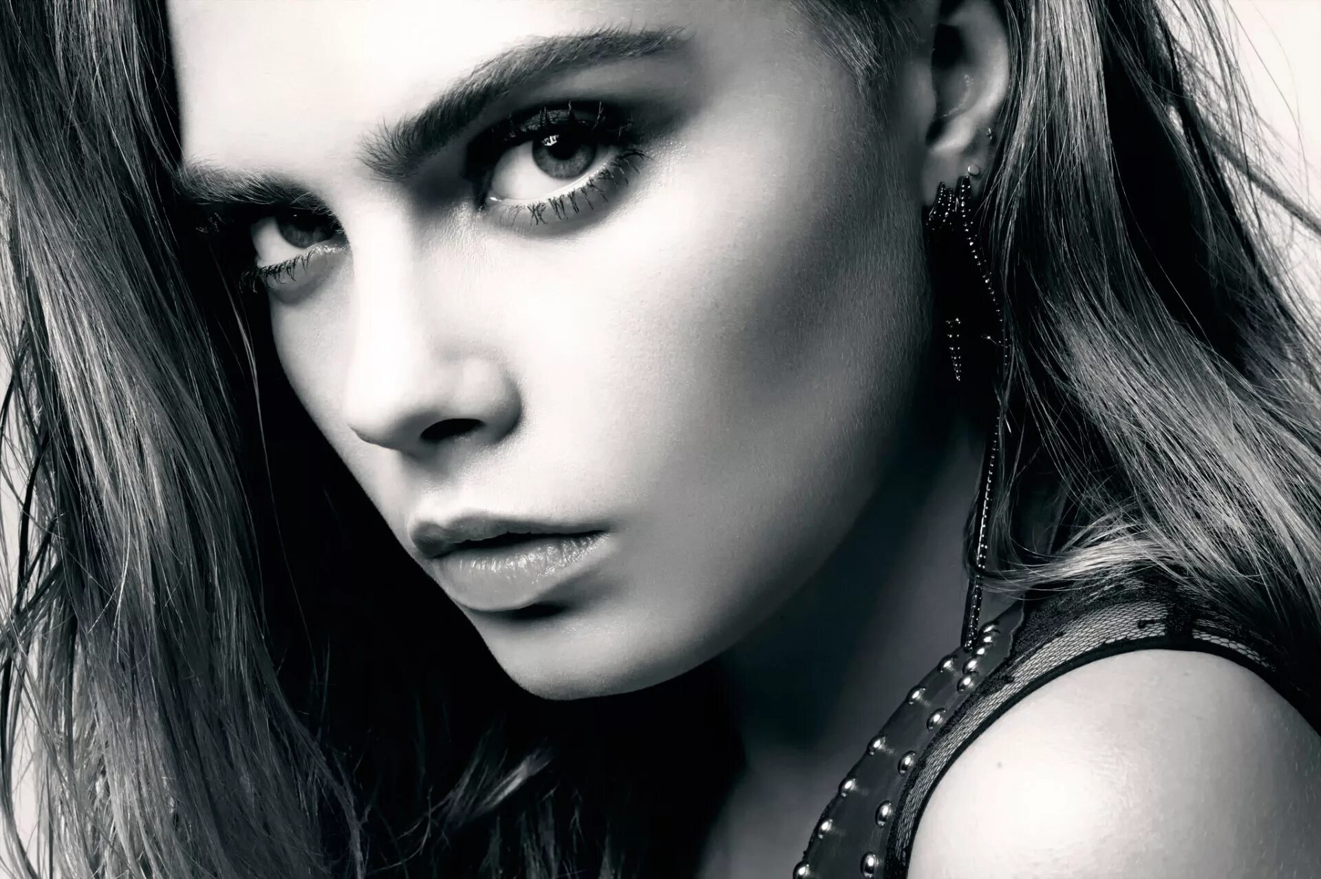 Cara Delevingne взгляд. Насмешливый взгляд