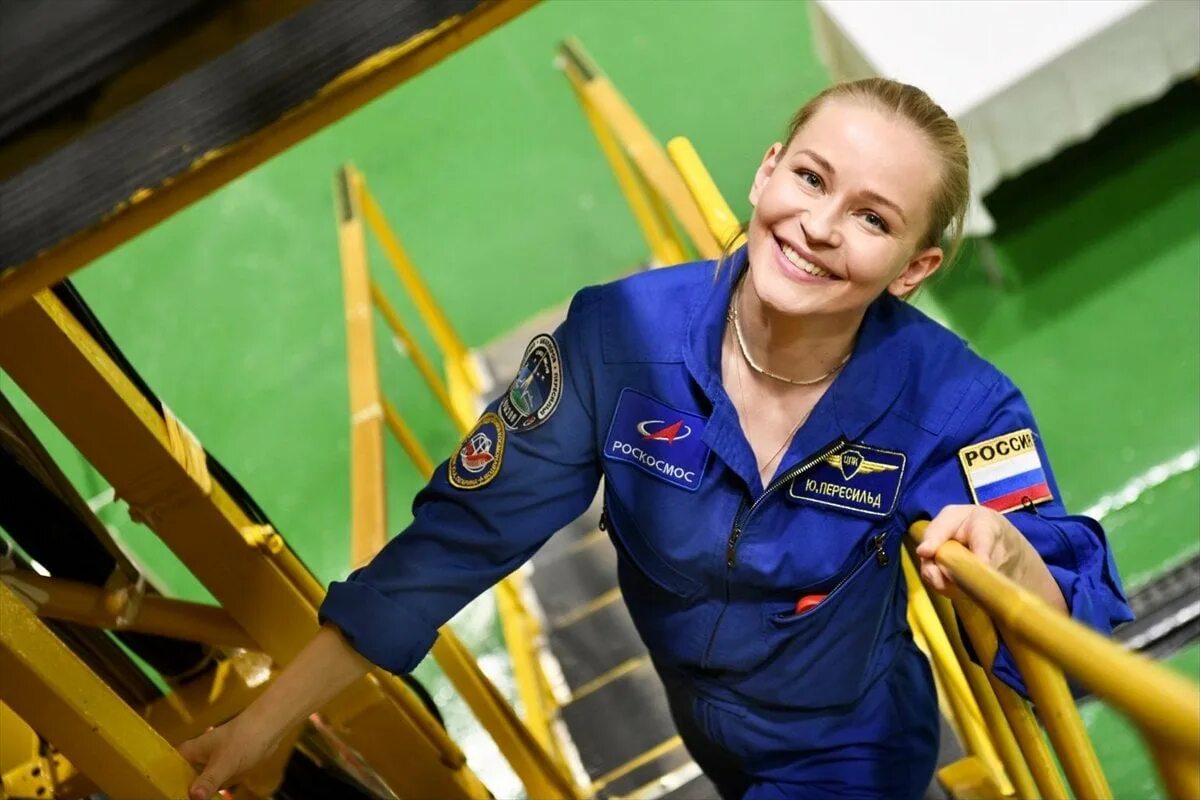 Юлия пересильд вызов кадры. Юлия пересильд в фильме вызов. Космонавт актриса юлия пересильд. Почему в медиаторе 3 нет пересильд. Юлия пересильд фотосессия максим.