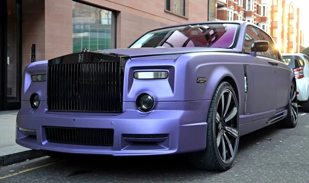 Роллс Ройс Фантом мансори. Rolls Royce Phantom 8 Mansory. Rolls Royce Phantom 2021 лимузин. Роллс Ройс Брабус.