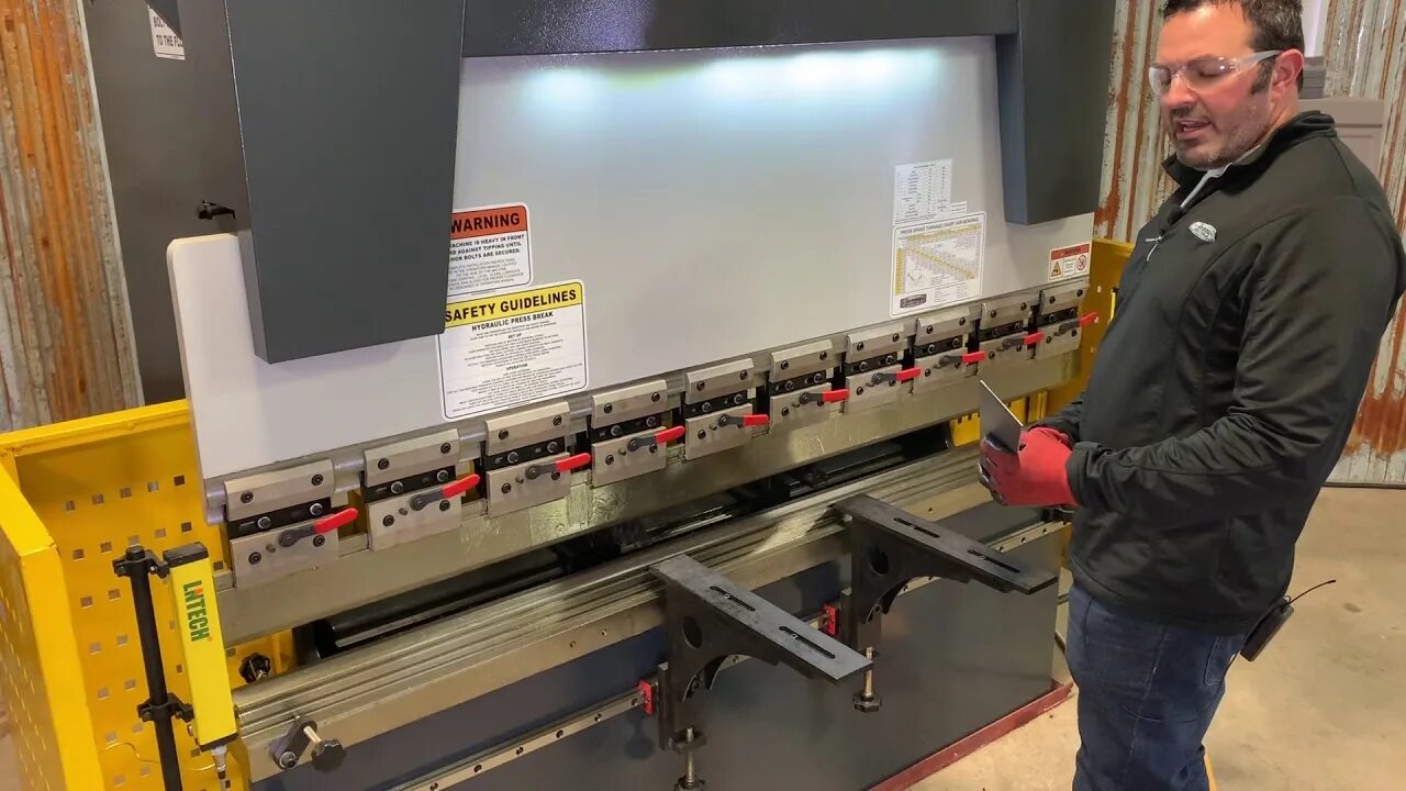 CNC Press Brake. Пресс листогибочный Delem da 51. ЧПУ Delem. ЧПУ контроллер сталь-пресс. Press brake