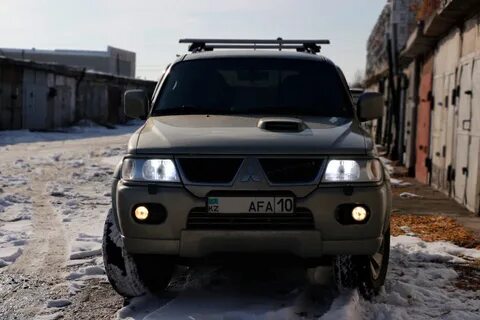 Фары mitsubishi pajero sport