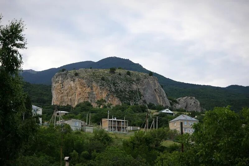 краснокаменка крым дороги. коровы краснокаменка ялта. краснокаменка гурзуф. красный камень гурзуф. краснокаменка гурзуф.