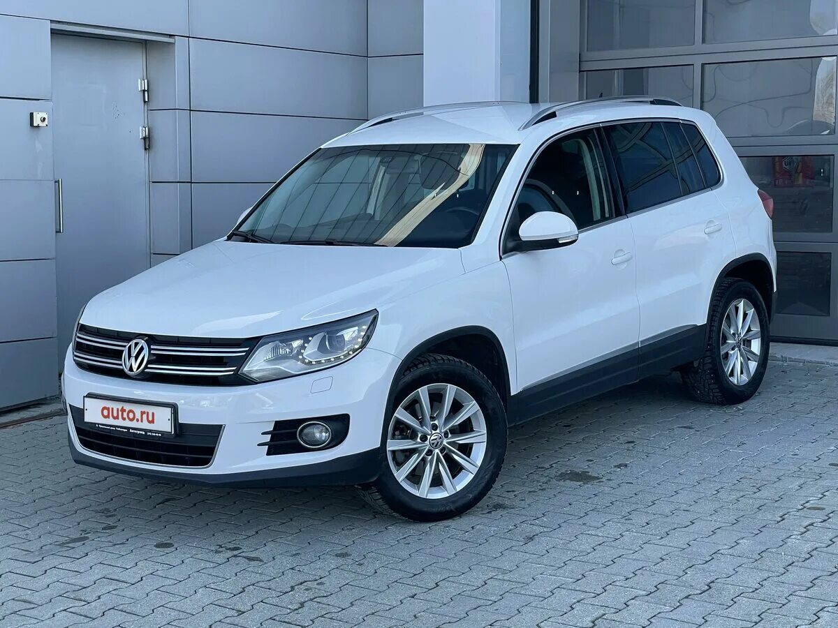 Купить фольксваген тигуан 2012 год. VW Tiguan 2012. Volkswagen Тигуан 2012. Фольксваген Тигуан белый. Фольксваген Тигуан Рестайлинг.