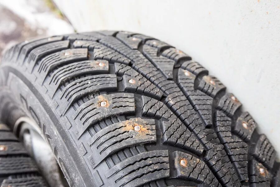 235 65 R17 Goodyear зимние шипованные до шиповка. Шины зимние шипованные Nexen. Aplus шины зима шипы. Японский шипованной резины.