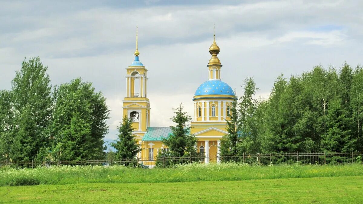 Никольский храм в Бужаниново. Церковь Николая Чудотворца в Бужаниново. Храм село Бужаниново. Бужаниново Сергиево-Посадский район.