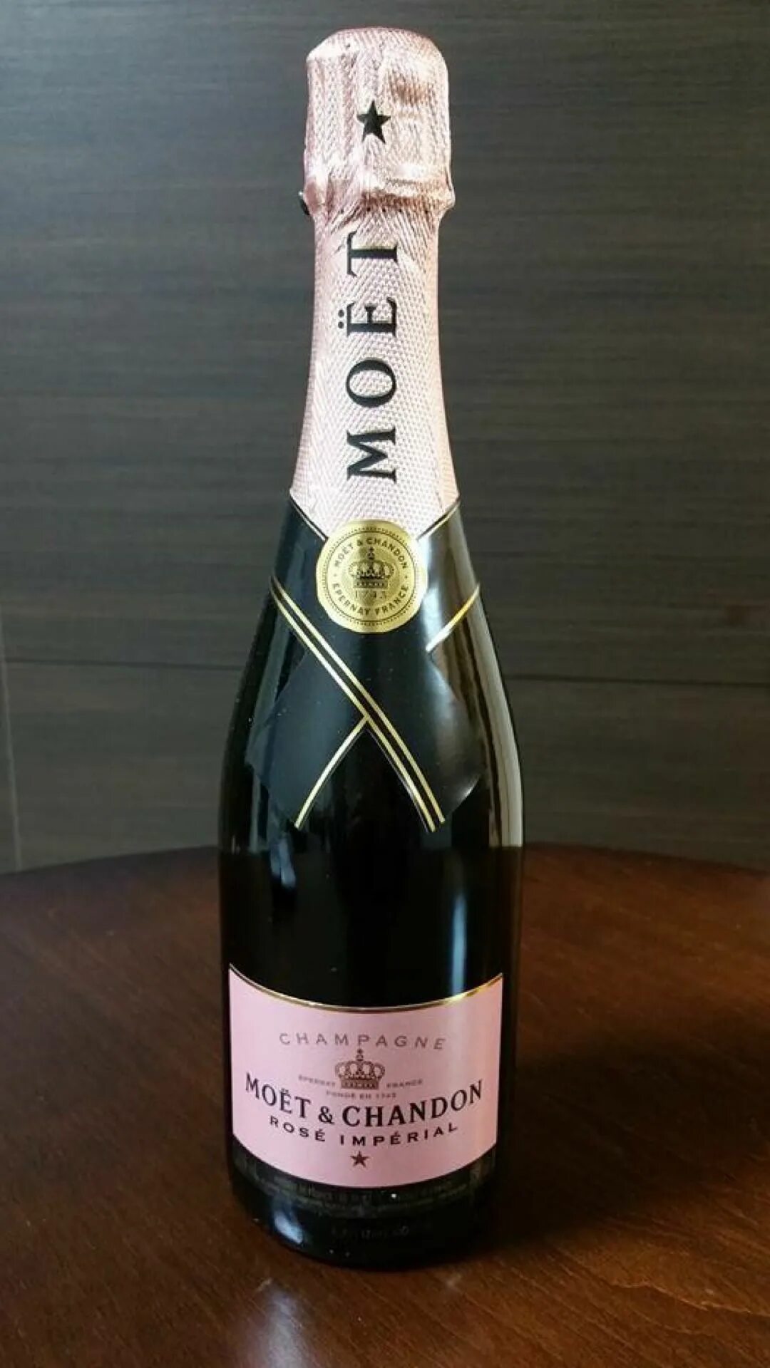 Crystal моет. Шампанское Кристалл Моргенштерн. Crystal moët. Cristal moët шампанское. Moet шампанское.