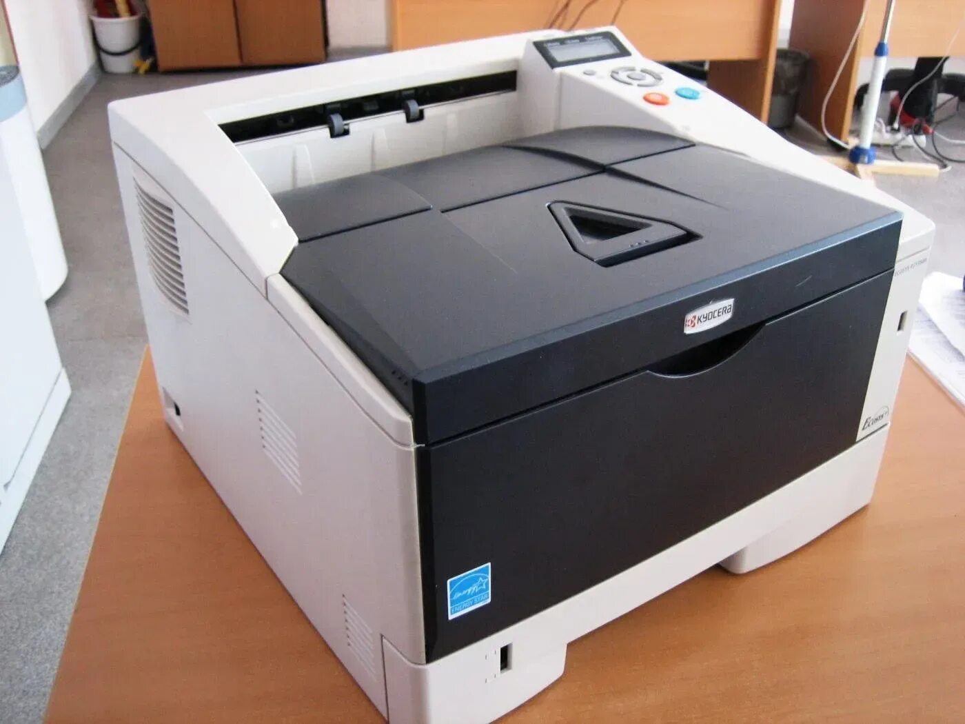 Принтер Kyocera p2135dn. Kyocera ECOSYS p2135dn. Принтер куосера 2135. Принтер экосис p2135dn.
