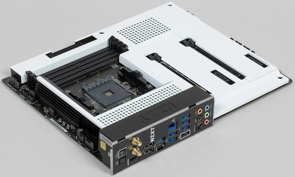 Amd b550 процессоры. NZXT n7 b550. Материнская плата NZXT n7 b550. NZXT n7 b550 White. NZXT motherboard b550.