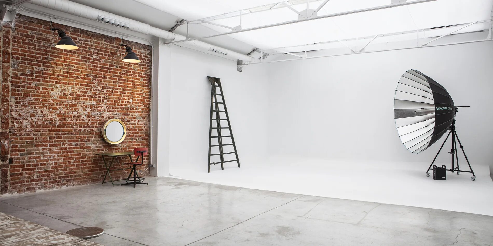 Camera studio