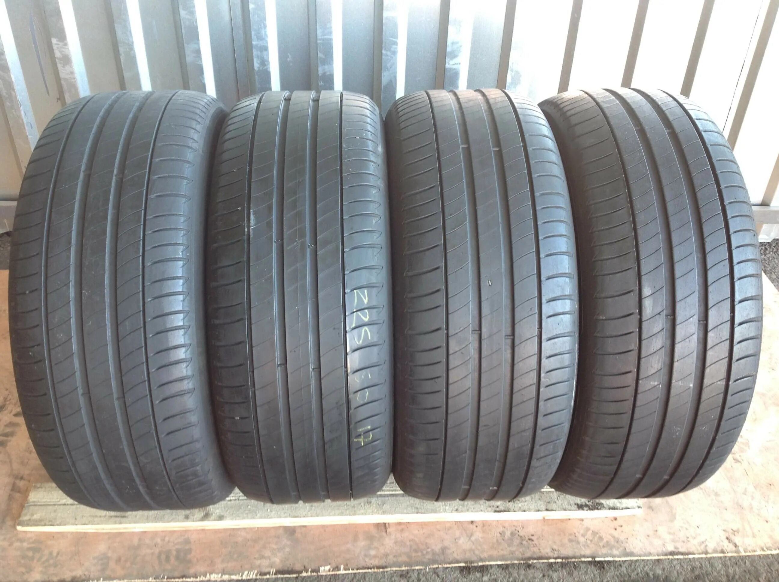 Купить резину 225 65 16. 225/50/17 Michelin Primacy 4. Kumho Solus kl21. Kumho 225 50 17. Кумхо кл 21.