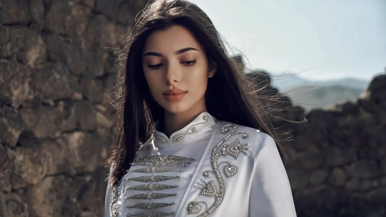 Девочка на осетинском