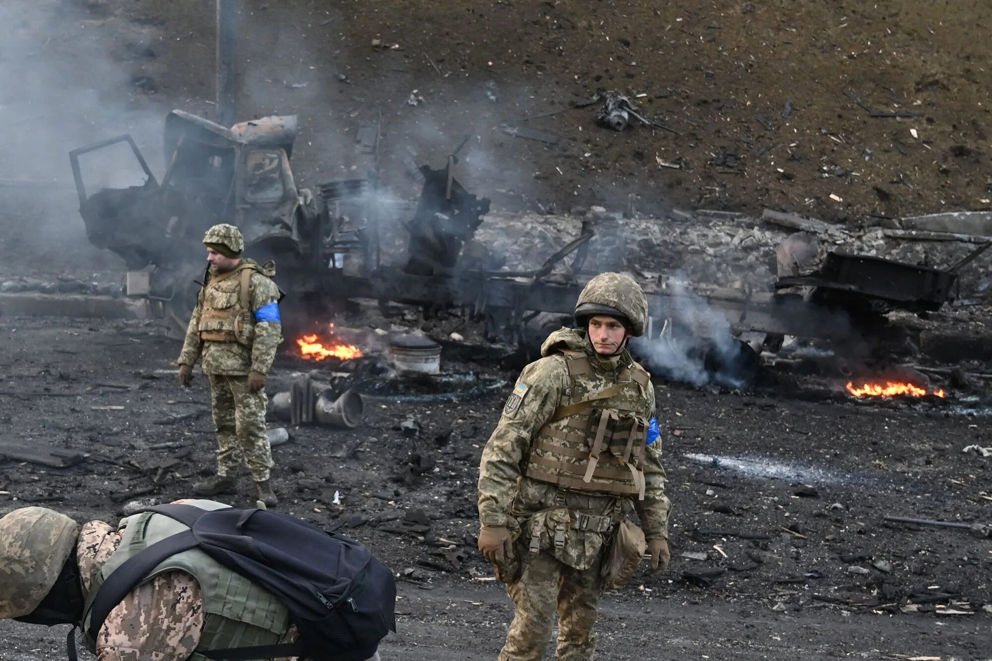 Боевые действия. Атакует село