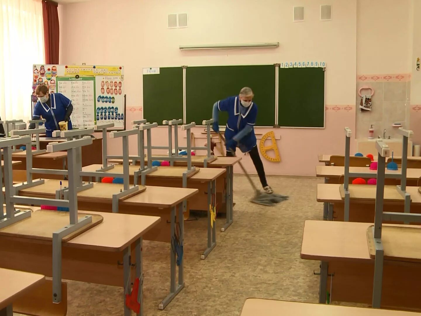 масочный режим в школе. карантин в 2021 году. 2022 qr код. обучение в школе дистанционно. культура образование молодежь.