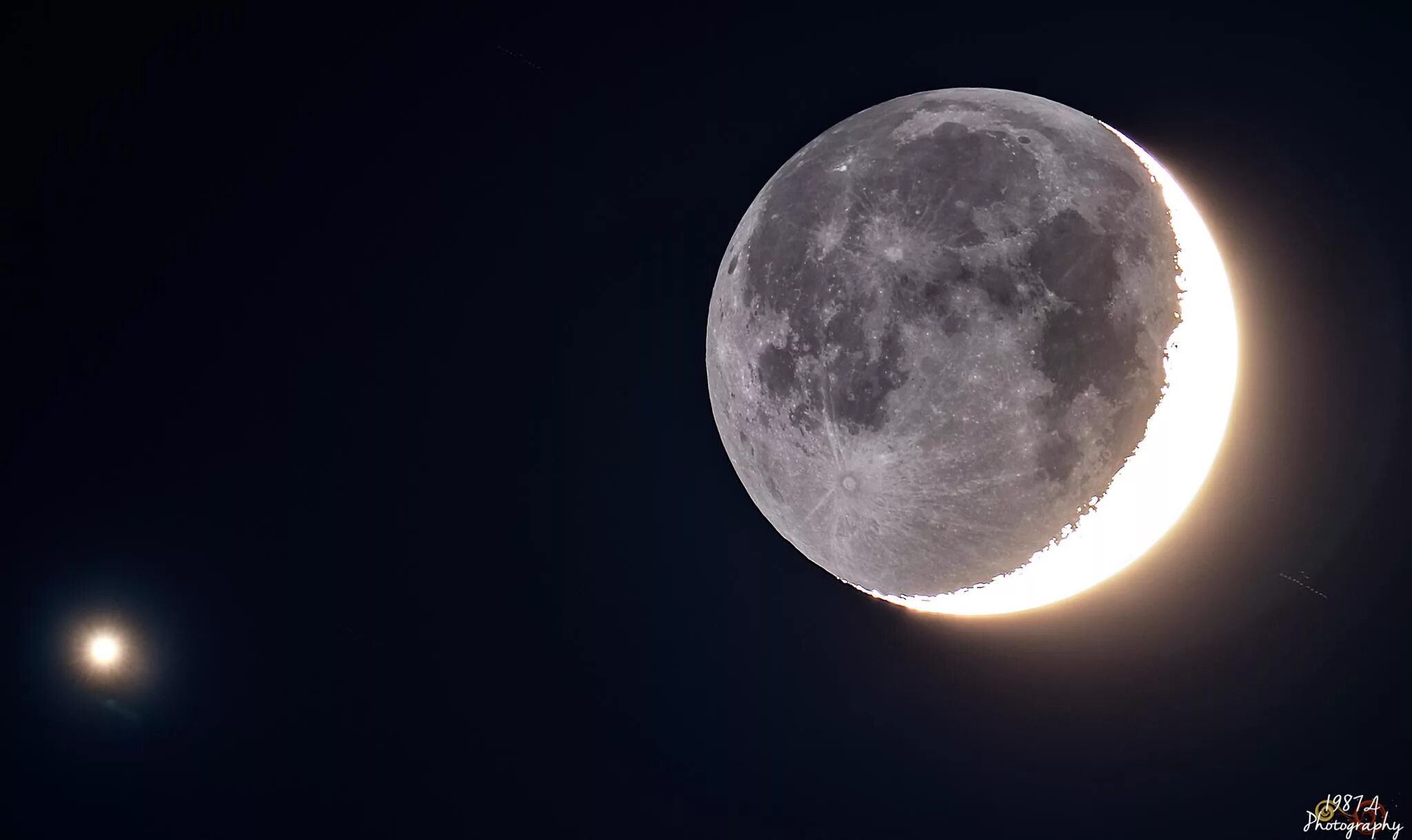 Луна. Луна вблизи. Фото Луны. Луна новолуние.