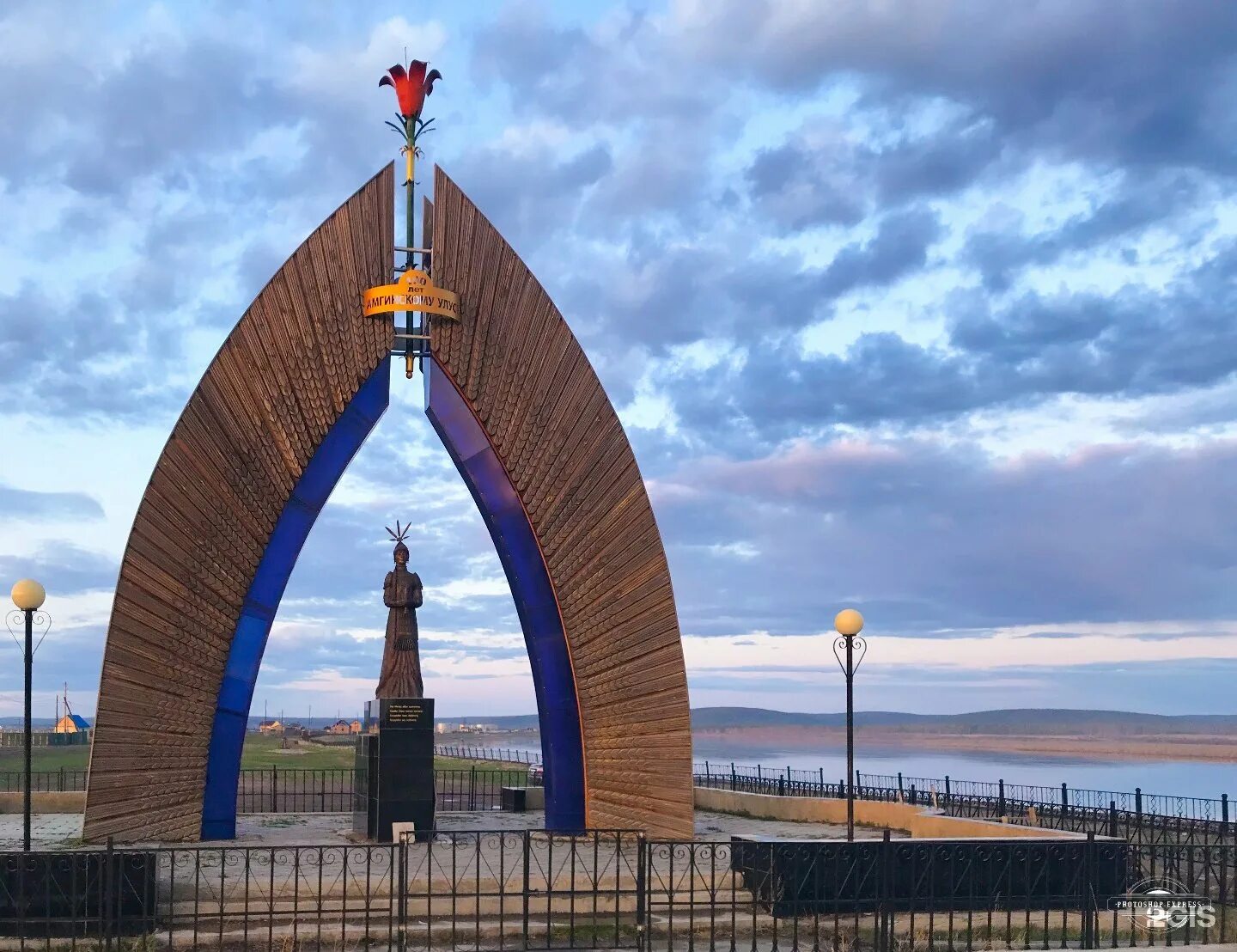 Амга улус. Кыыс амма монумент. кыыс амма памятник. достопримечательности амгинского улуса. кыыс амма фонтан амга.