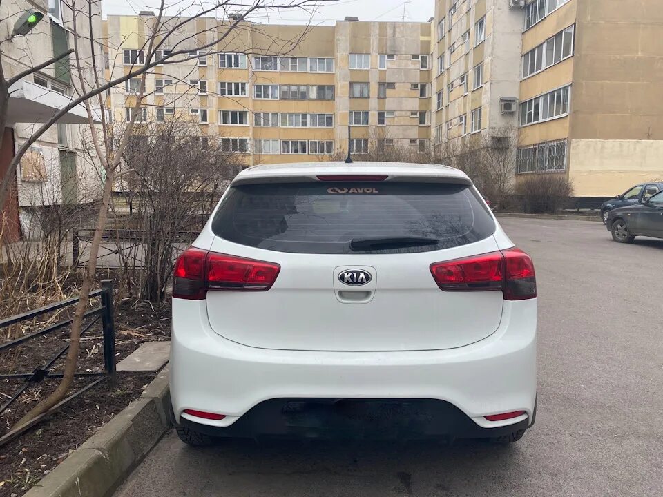 Рио 3 задние фары. Rear Kia Rio 3. Тонировка Киа Рио 3. Тонировка задних фонарей Киа Рио 3. Kia Rio задние фары тонировка.